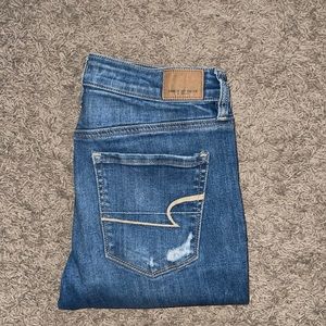 American eagle light wash distressed skinny jeans